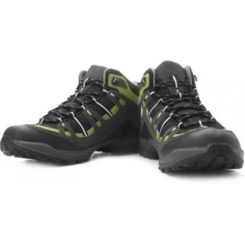 trekking shoes